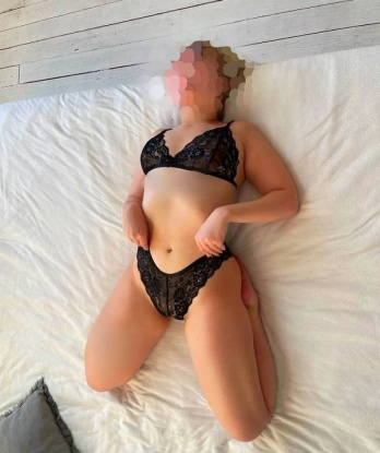 Моя страстная натура раскроется на полную, чтобы тебе было комфортно и приятно со мной. Я настоящий профессионал в своем деле, и мои услуги на высшем уровне. В моих руках ты откинешь все заботы и окунешься в мир незабываемого блаженства. Давай смело обсудим все твои пожелания и придумаем что-то особенное только для нас. Возвращение Москве будет приятным, ведь я живу здесь и всегда готова к новым приключениям. Мои фото говорят сами за себя – ты не устоишь перед моей сексуальной привлекательностью. Доверься мне и я превратю наше свидание в незабываемый опыт 💋😉. 1270, 21 год